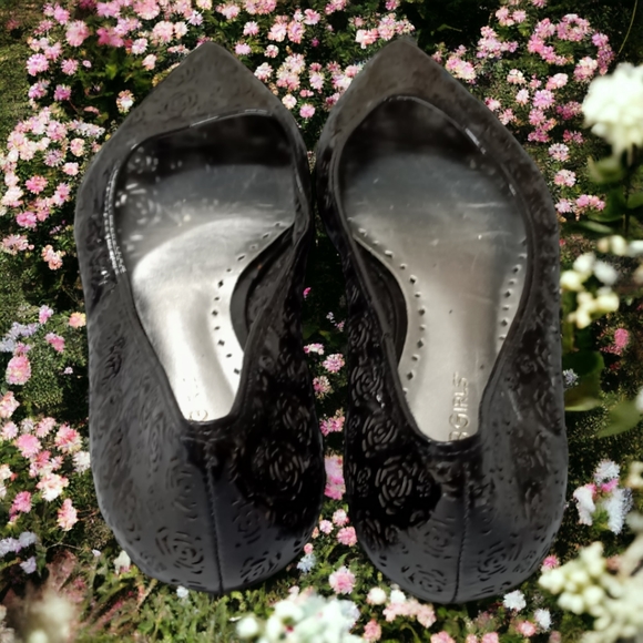 BCBGirls Fancy Black Flats - Picture 2 of 6